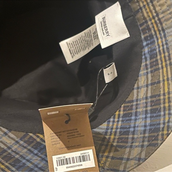 Burberry Bucket Hat - Picture 5 of 8